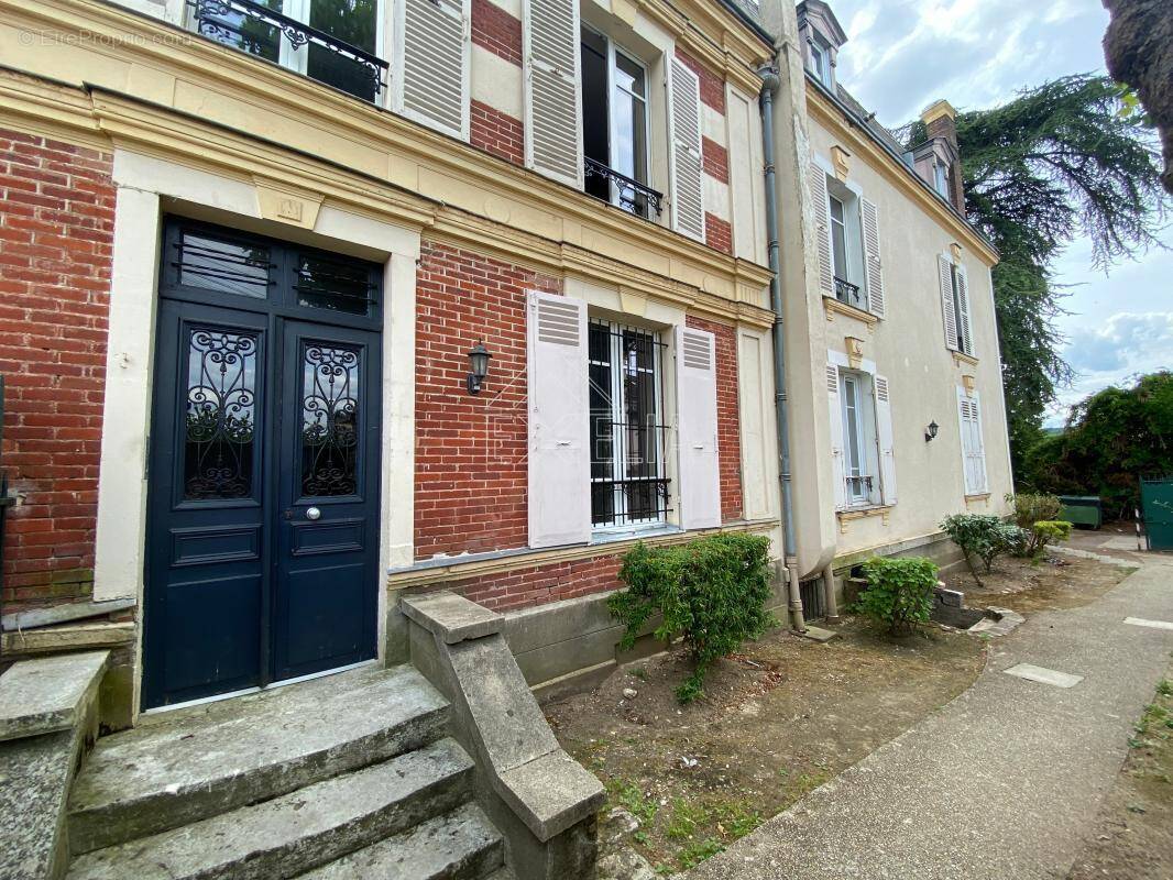 Appartement à ROSNY-SUR-SEINE