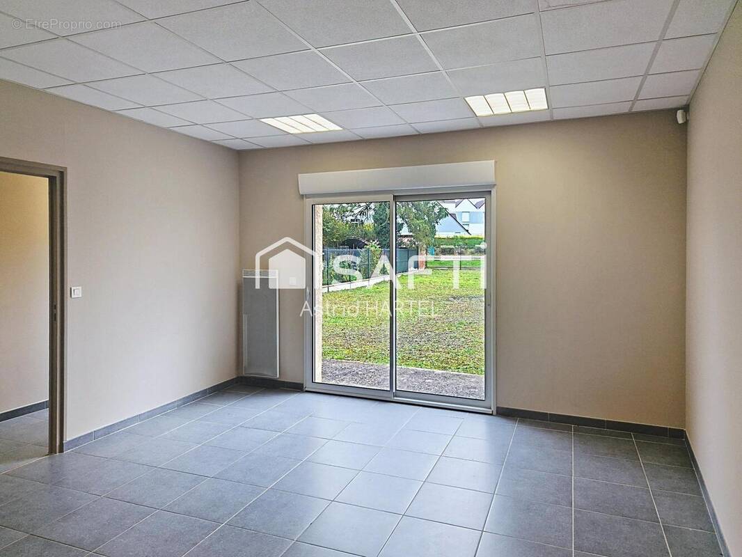 Photo 1 - Commerce à BOHAIN-EN-VERMANDOIS