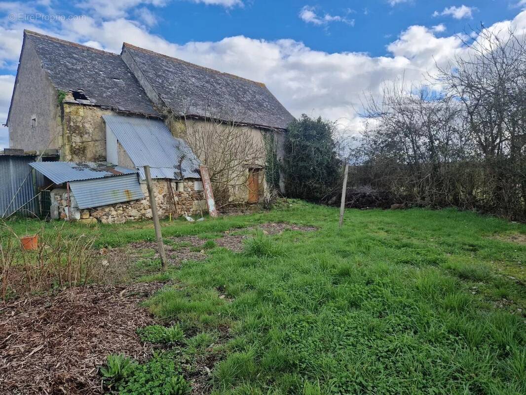 Terrain à BALLAN-MIRE