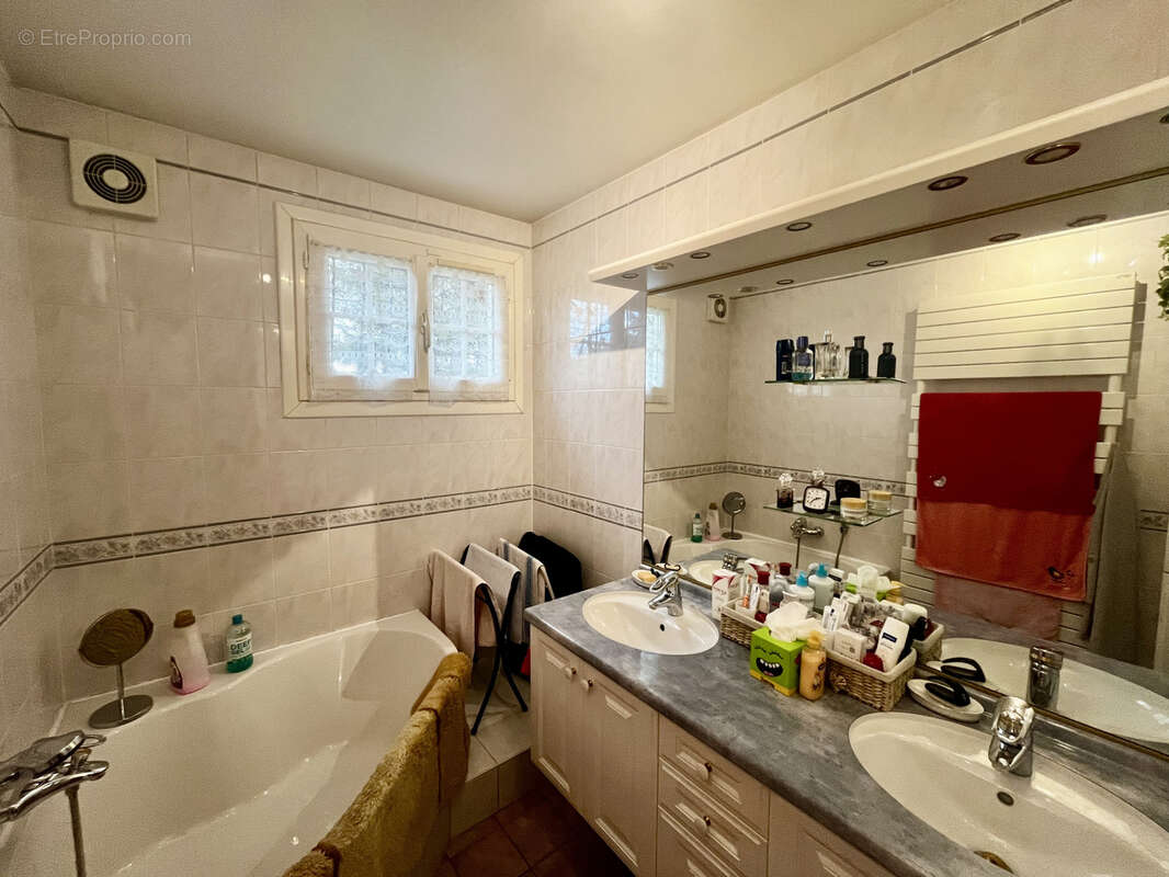 Maison à COULOMMIERS