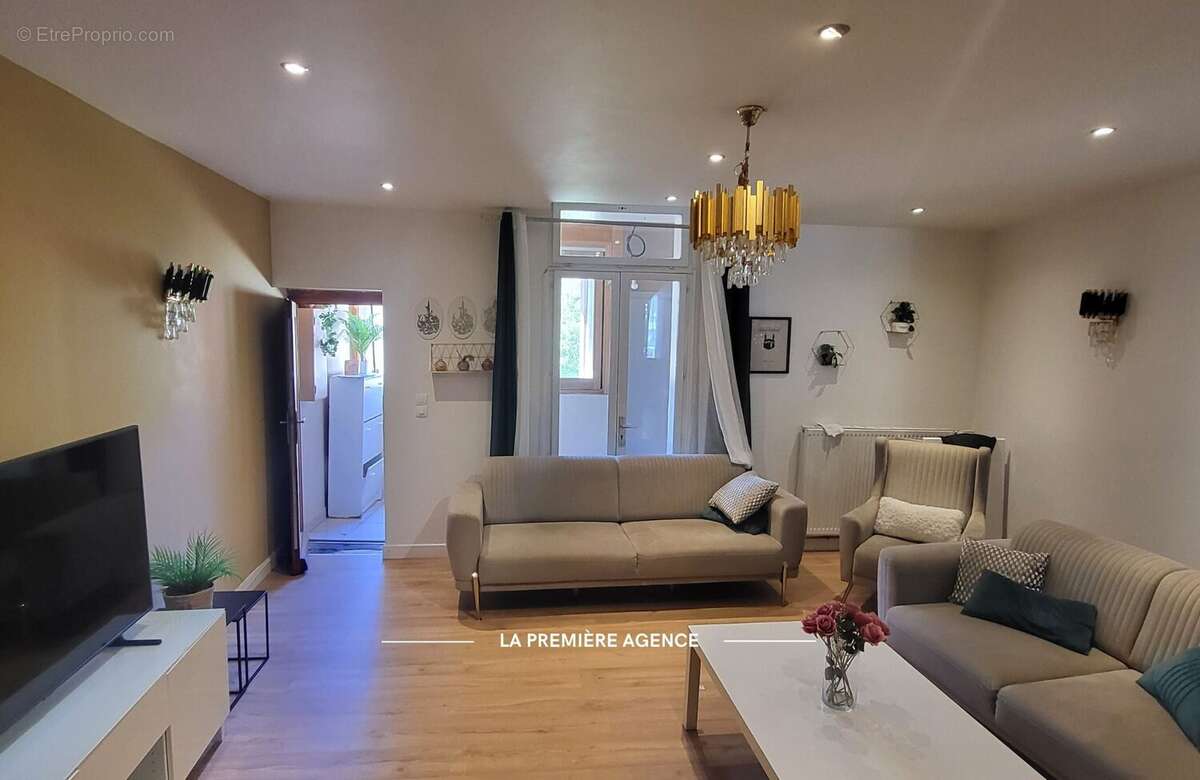 Maison 125 m² à Tarare  - photo 3