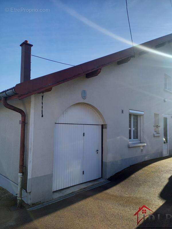 Maison à LA RIVIERE-DRUGEON