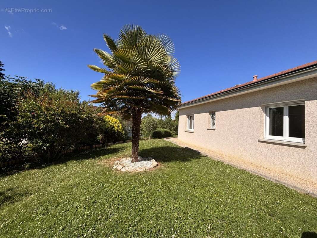 Maison 115 m² à Saint-Hilaire-De-La-Cote  - photo 4