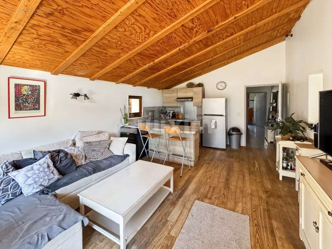 Maison à LE POET-LAVAL