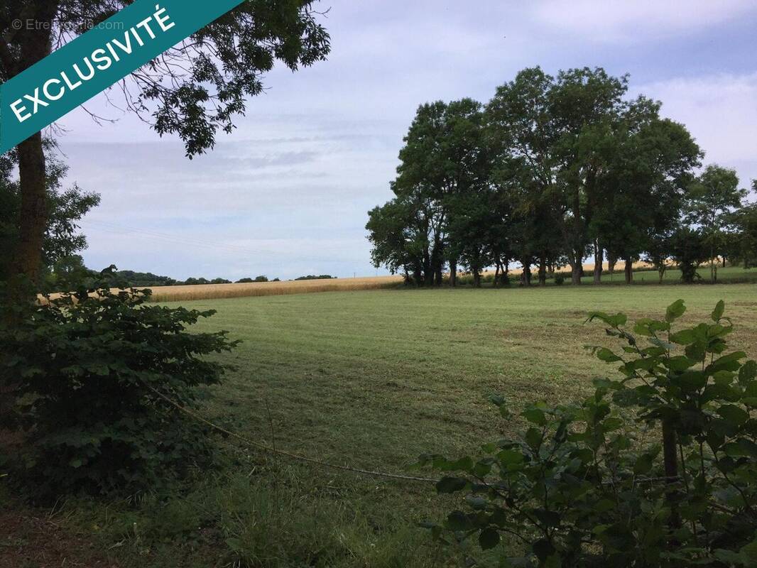Photo 1 - Terrain à TONNAY-BOUTONNE