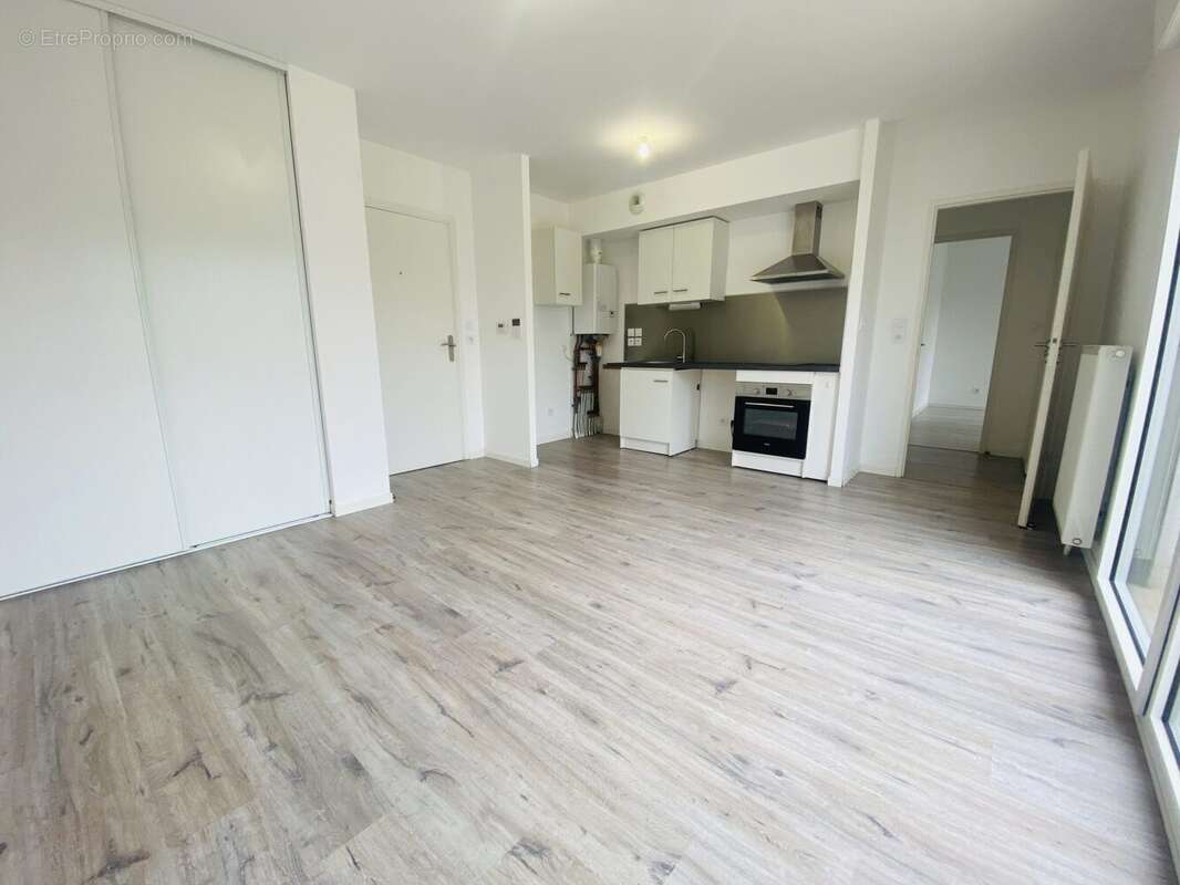 Appartement à LA VILLE-AUX-DAMES