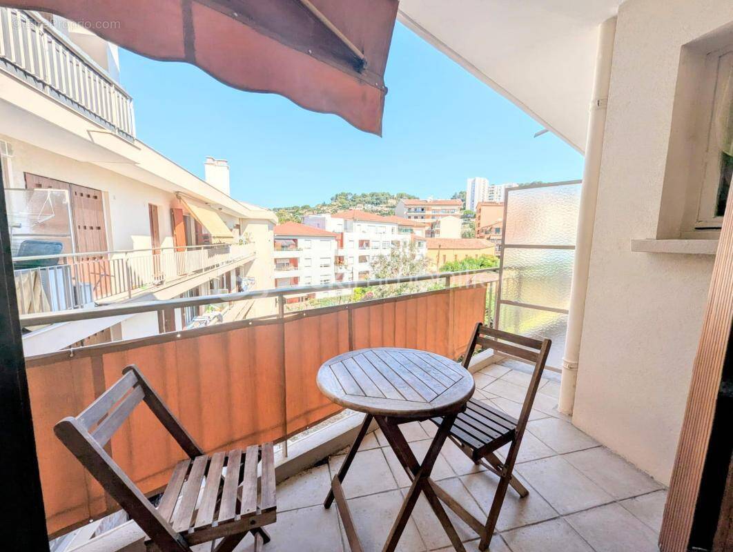 Appartement à VALLAURIS