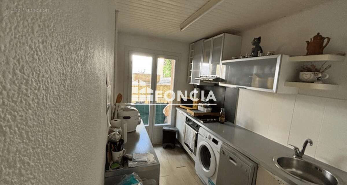 TOULON OUEST Ravissant T3  vendu LOUE avec locataire sérieuse depuis 12 ans - photo 6