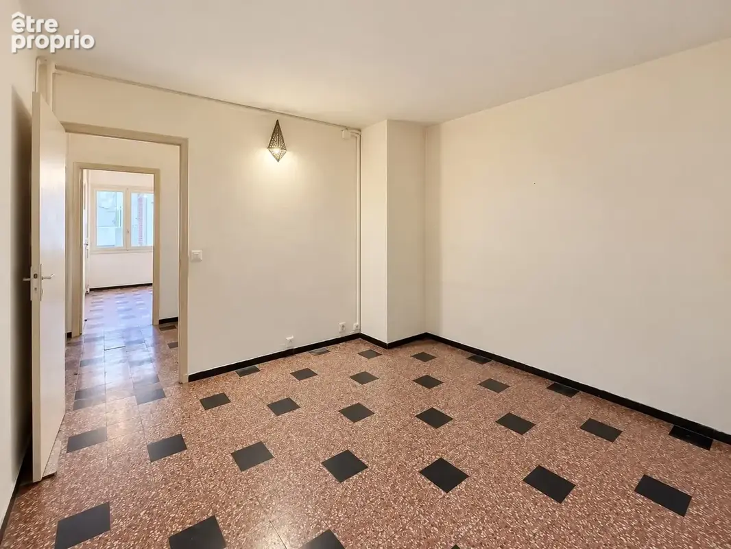 Toulon   champ de mars  appartement rdc  t3 de 56,49 m2 - photo 2