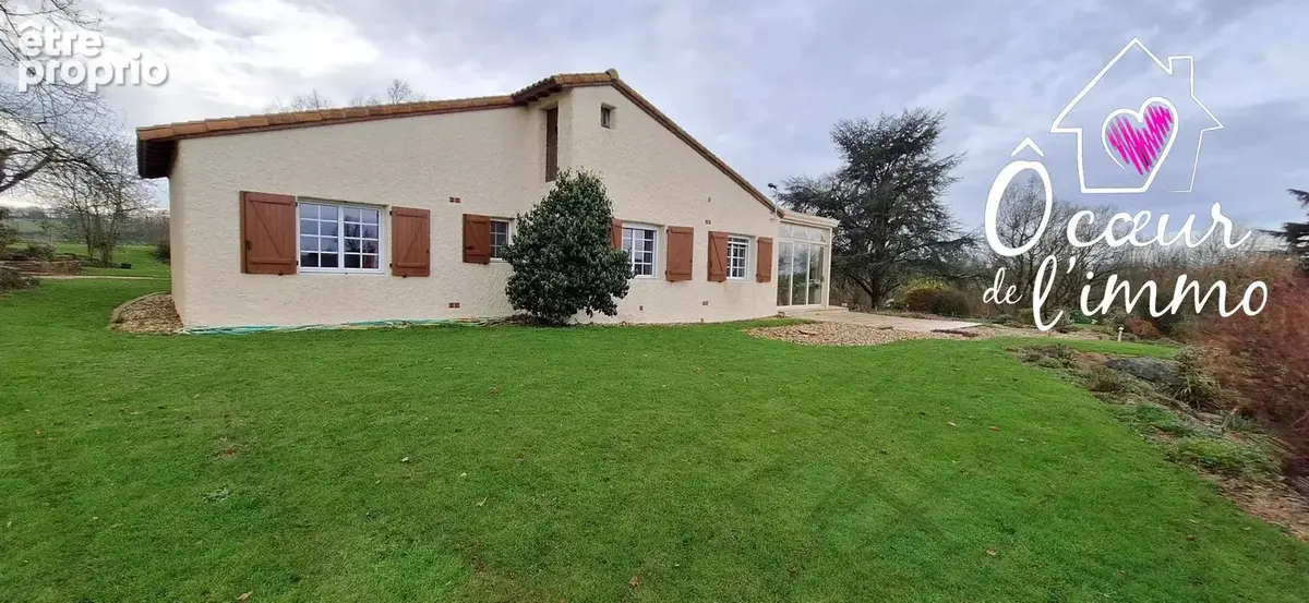 Maison à SAINT-PIERRE-DES-ECHAUBROGNES