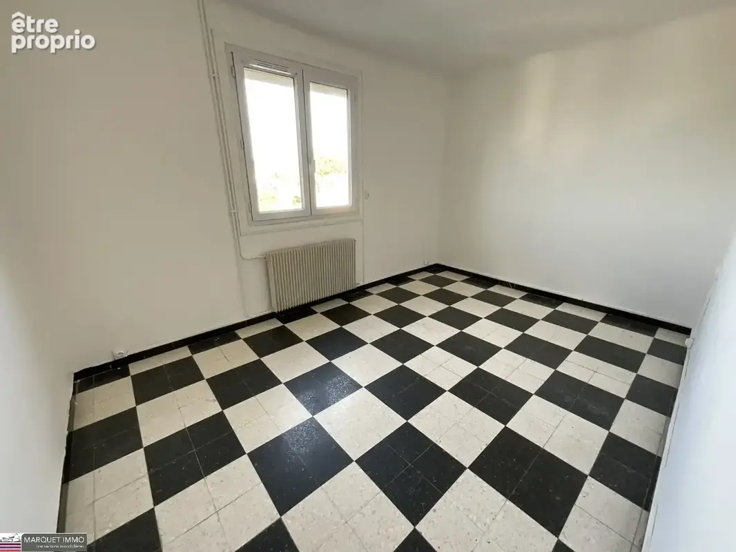 APT T4 85 m² au 3° avec balcon 2 m², loggia 6 m², cellier 4 m² et garage de 15 m².... - photo 8