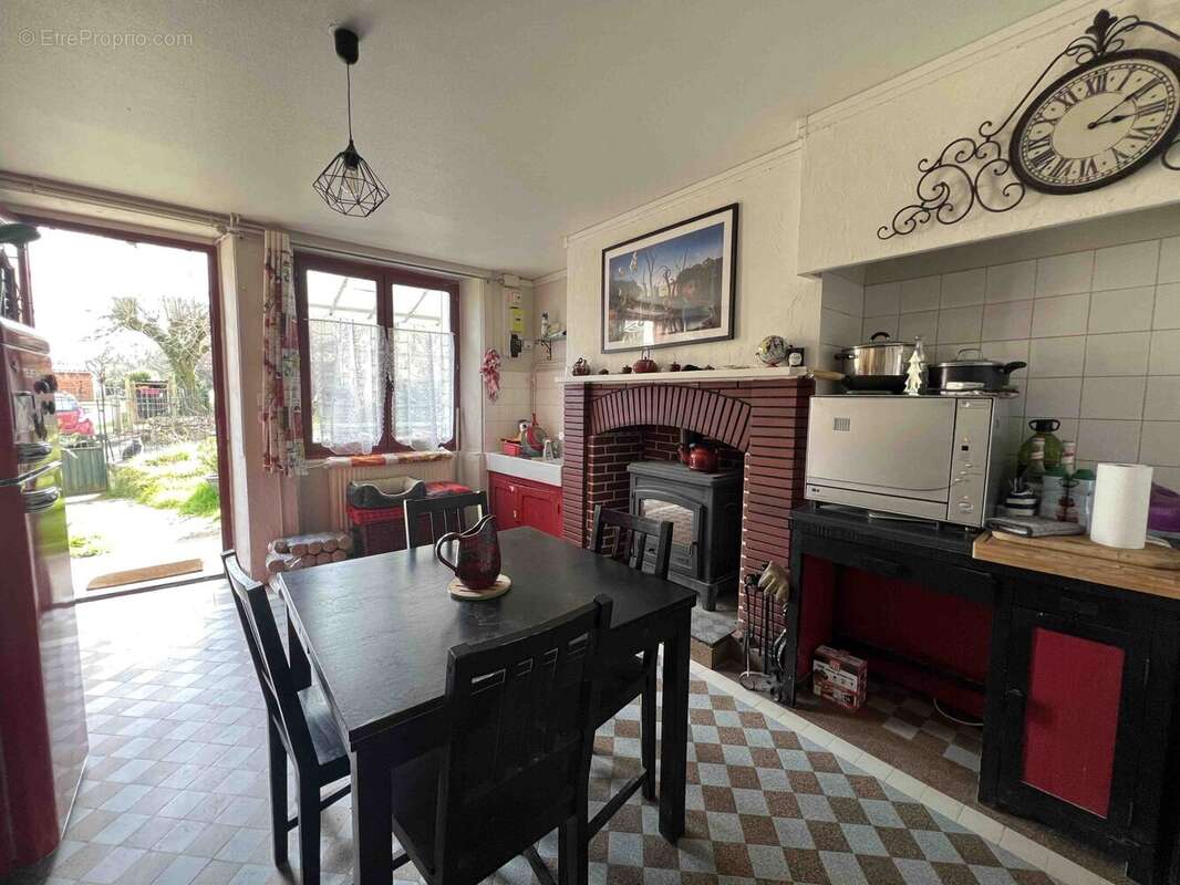 Maison à SAINT-JUNIEN