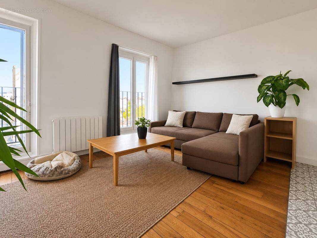 Appartement à PARIS-16E