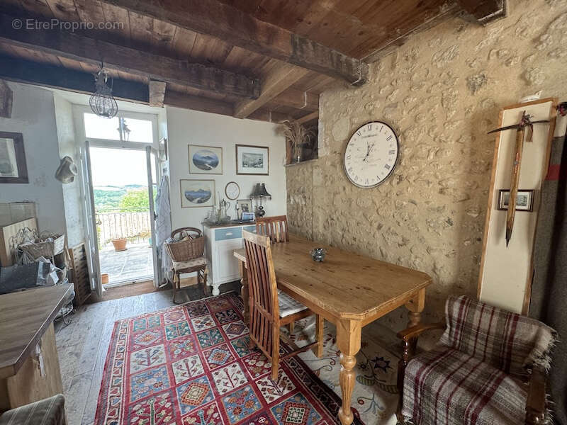 Maison à LUSIGNAC