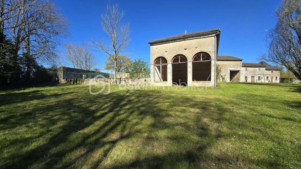 Magnifique Chateau du XIX éme , dépendances, Maison de gardien/gite, parc arboré de 9,5 hectares - photo 27
