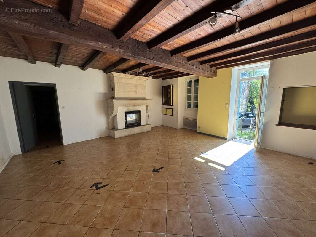 Maison à DOMPIERRE-SUR-CHARENTE