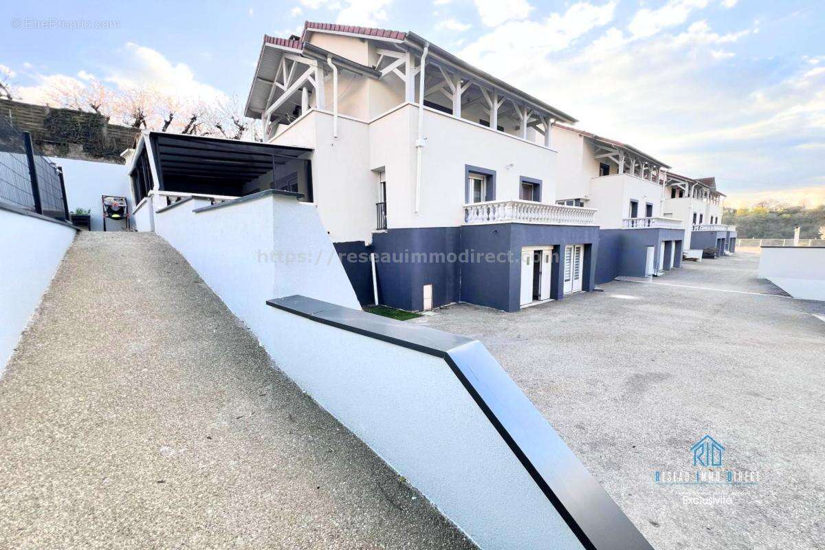 Maison à SAINT-JEAN-DE-MOIRANS