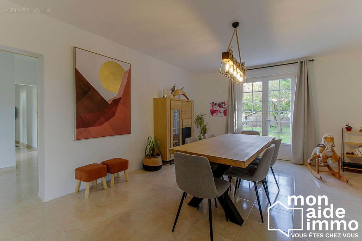 Maison à SAINT-MEDARD-D'AUNIS