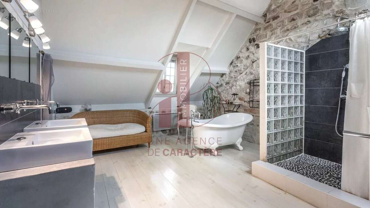 Maison à FONTAINEBLEAU