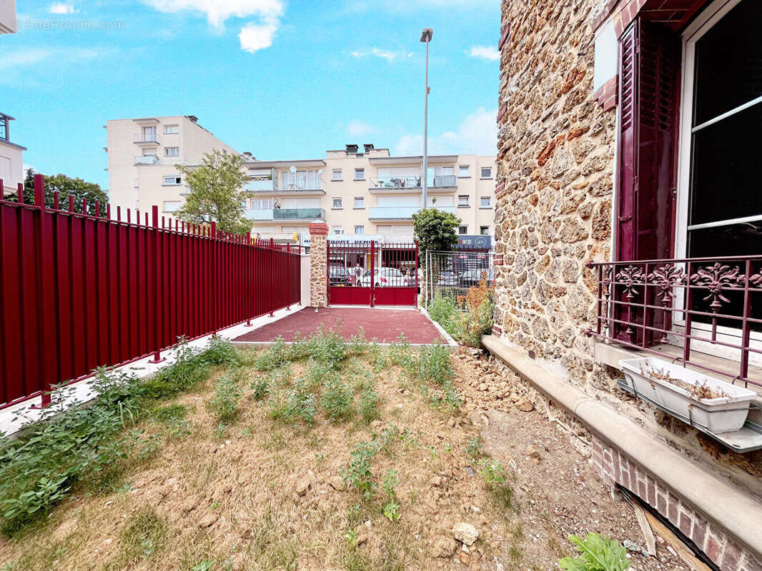 Meulière 187m2 - Centre ville Achères - photo 4
