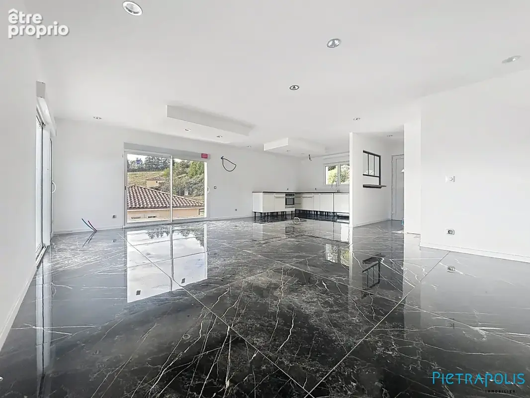 Maison 4 pièces 105 m² à vendre à Lamure-Sur-Azergues (69870) - photo 4