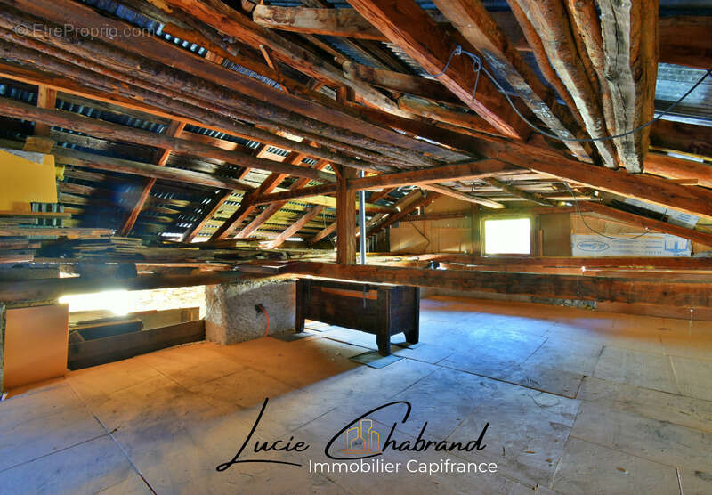 Maison à SAINT-VERAN