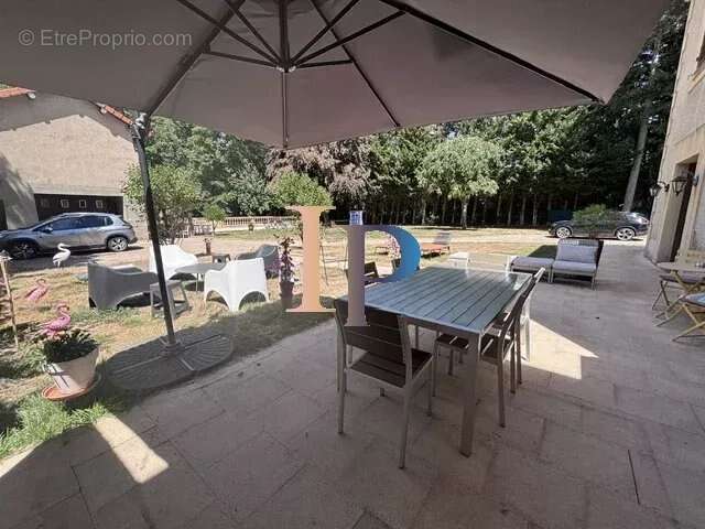 Charlieu- maison sur parc - photo 9