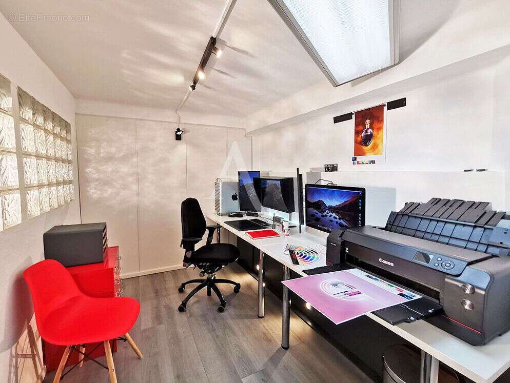 Commerce à PARIS-16E