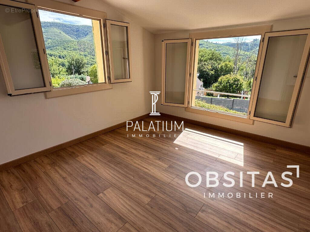 Maison 91 m² à Saint-Maime  - photo 8