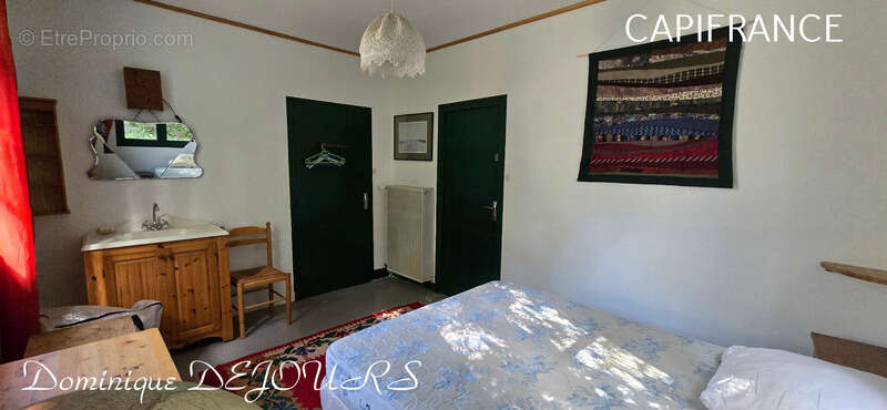 Maison à SAINT-SAUVEUR-DE-MONTAGUT