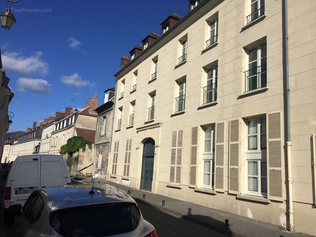 Photo 1 - Commerce à COMPIEGNE