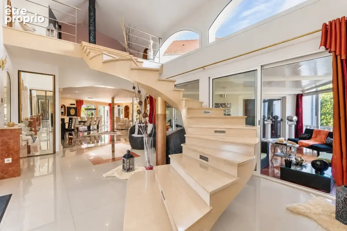Somptueuse Villa de 570m2 - photo 2