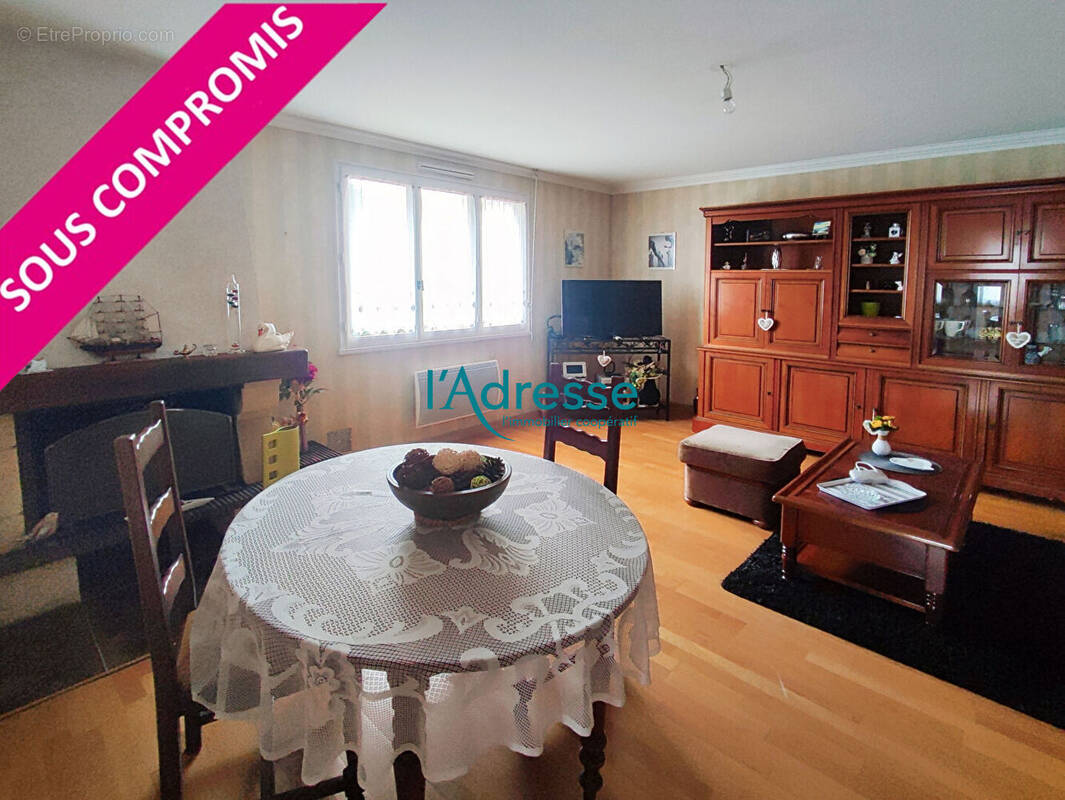 Maison à MONTREVAULT