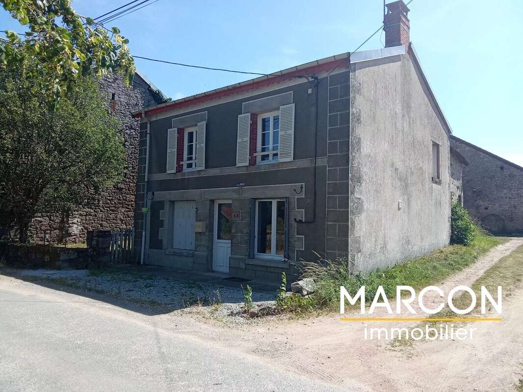 Maison à AHUN