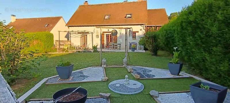 Maison à MILLY-SUR-THERAIN