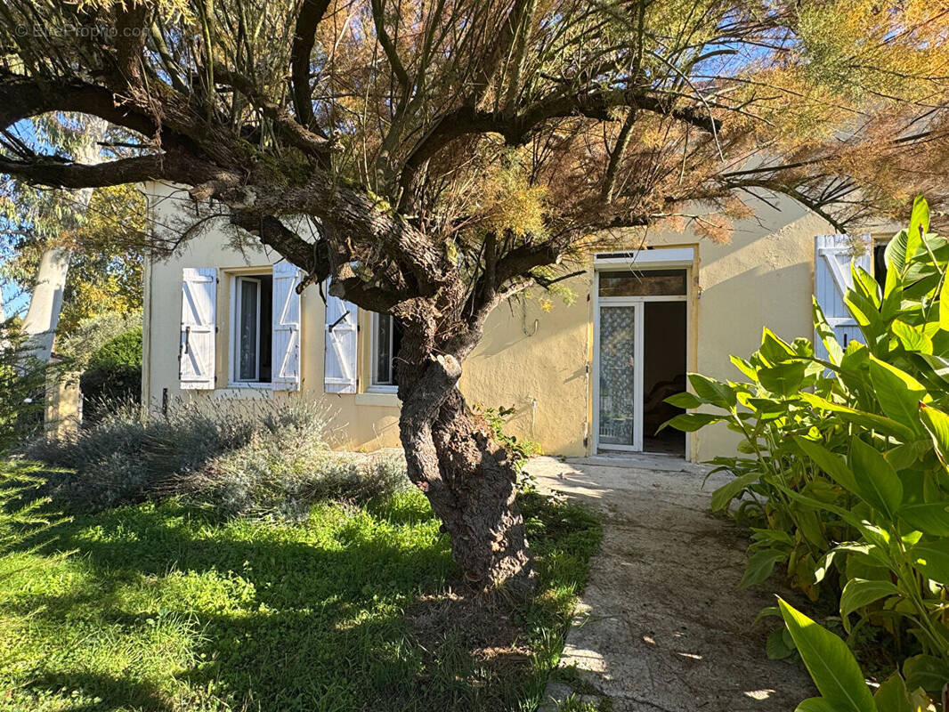 Maison à JAU-DIGNAC-ET-LOIRAC