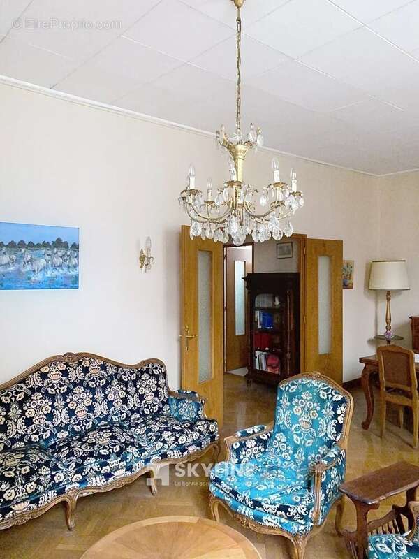 Appartement à MARSEILLE-1E