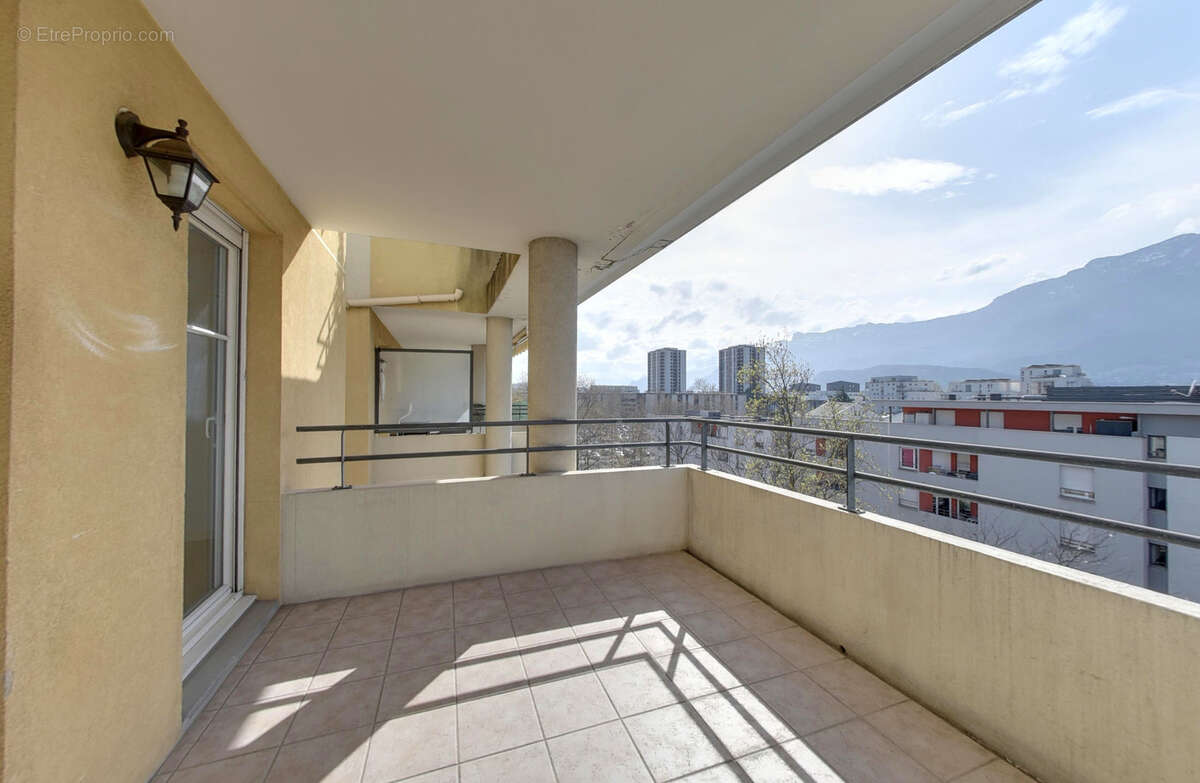 Vaste 4 pièces + cuisine de 82m2 traversant en étage élevé grenoble vigny-musset le panorama - photo 7
