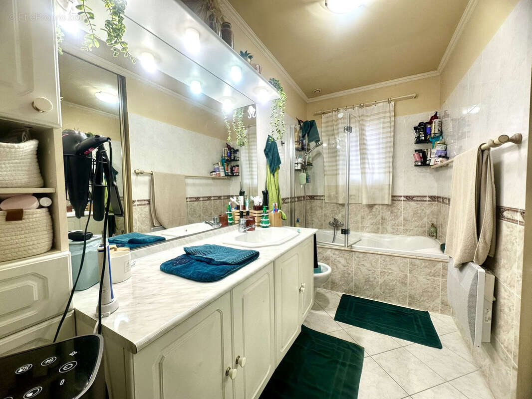 Maison à ROQUEBRUNE-SUR-ARGENS