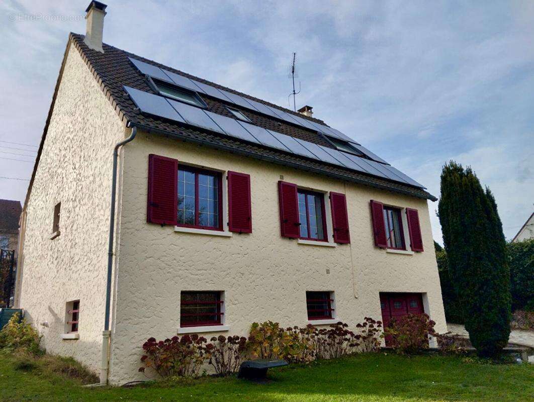 Maison à SAINT-ARNOULT-EN-YVELINES