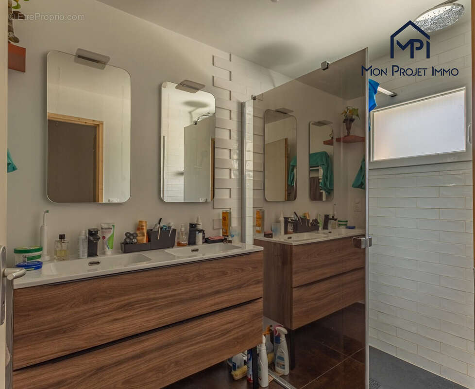 Maison 115 m² à Laval  - photo 8