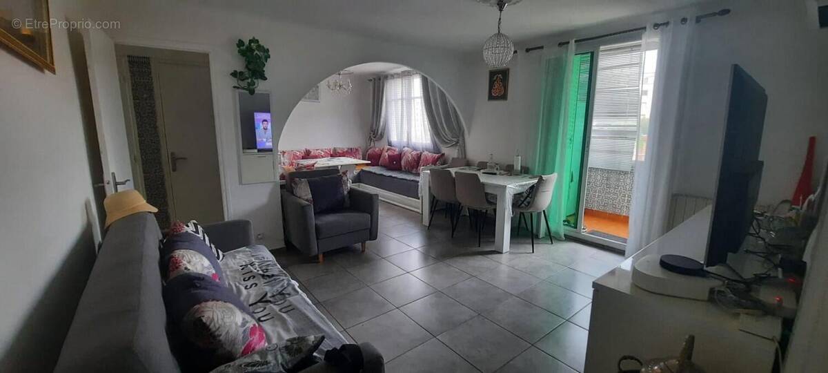 Appartement à MARSEILLE-9E