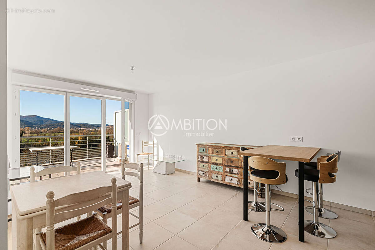 Appartement à PUGET-SUR-ARGENS