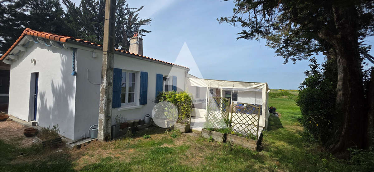 Maison à MORNAC-SUR-SEUDRE