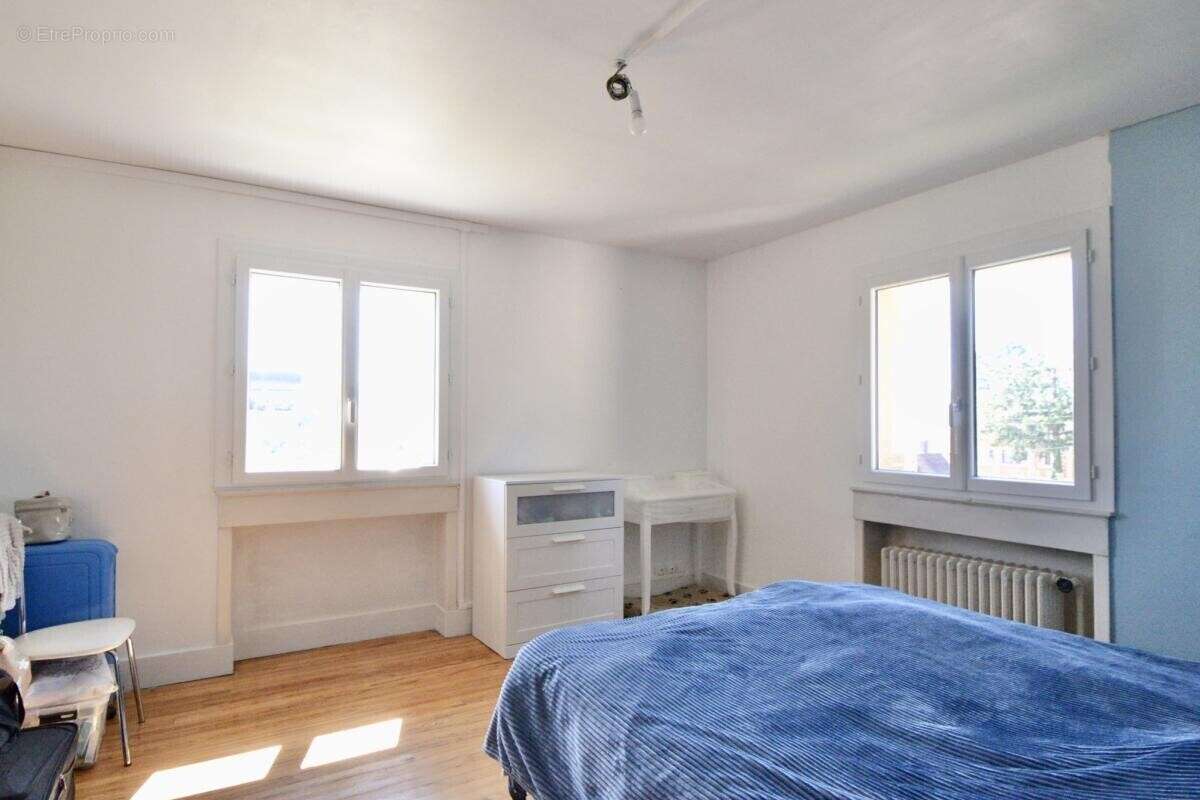 Maison à LA CLAYETTE