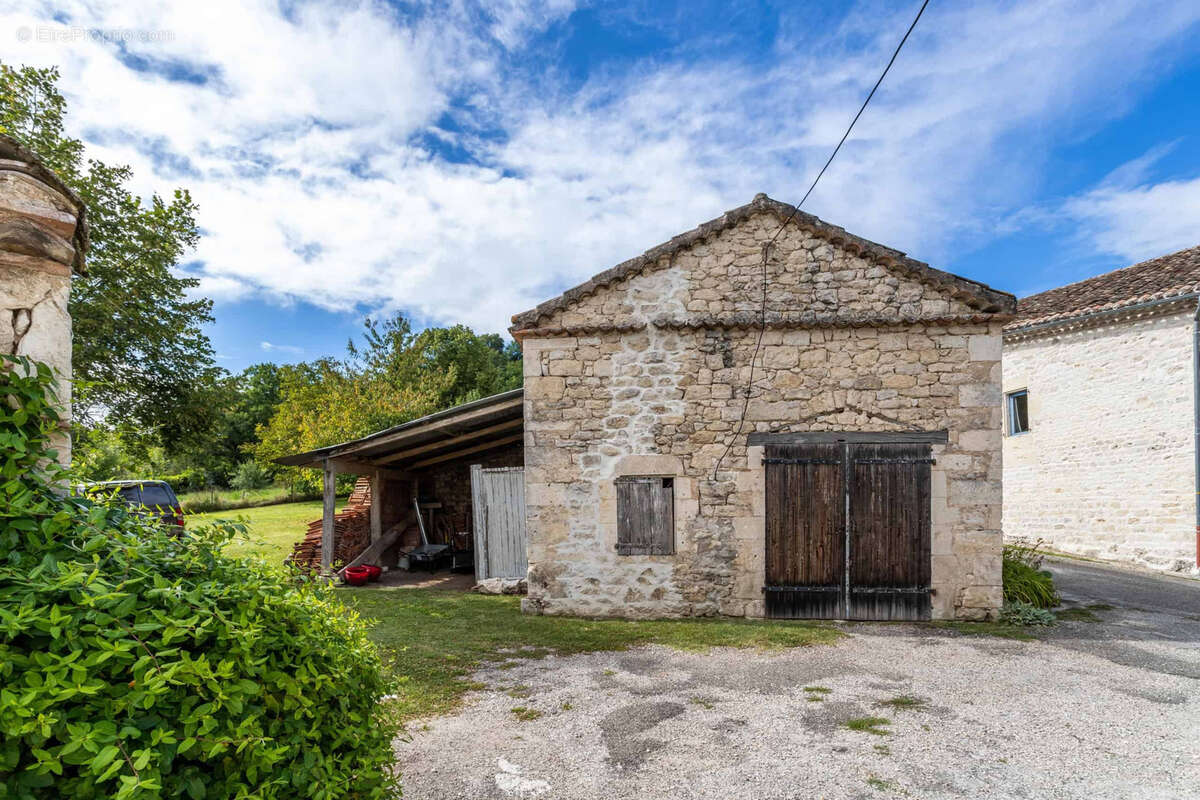 Maison à MONTCUQ