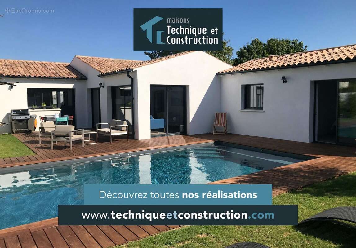 Terrain à SAINTE-SOULLE