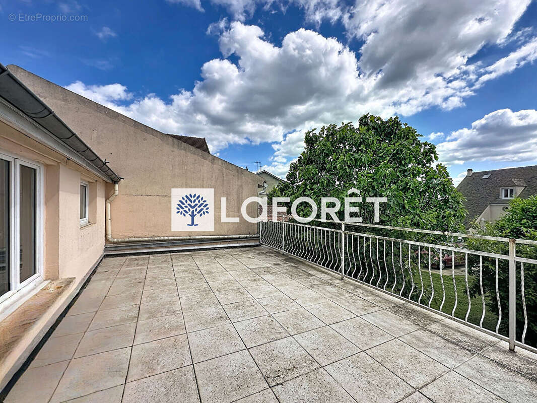 Appartement à SAINT-NOM-LA-BRETECHE
