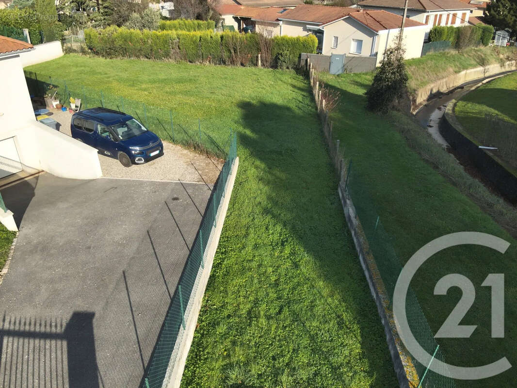 Terrain à LOIRE-SUR-RHONE