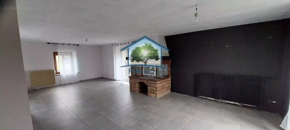 Maison à LA NEUVEVILLE-DEVANT-LEPANGES